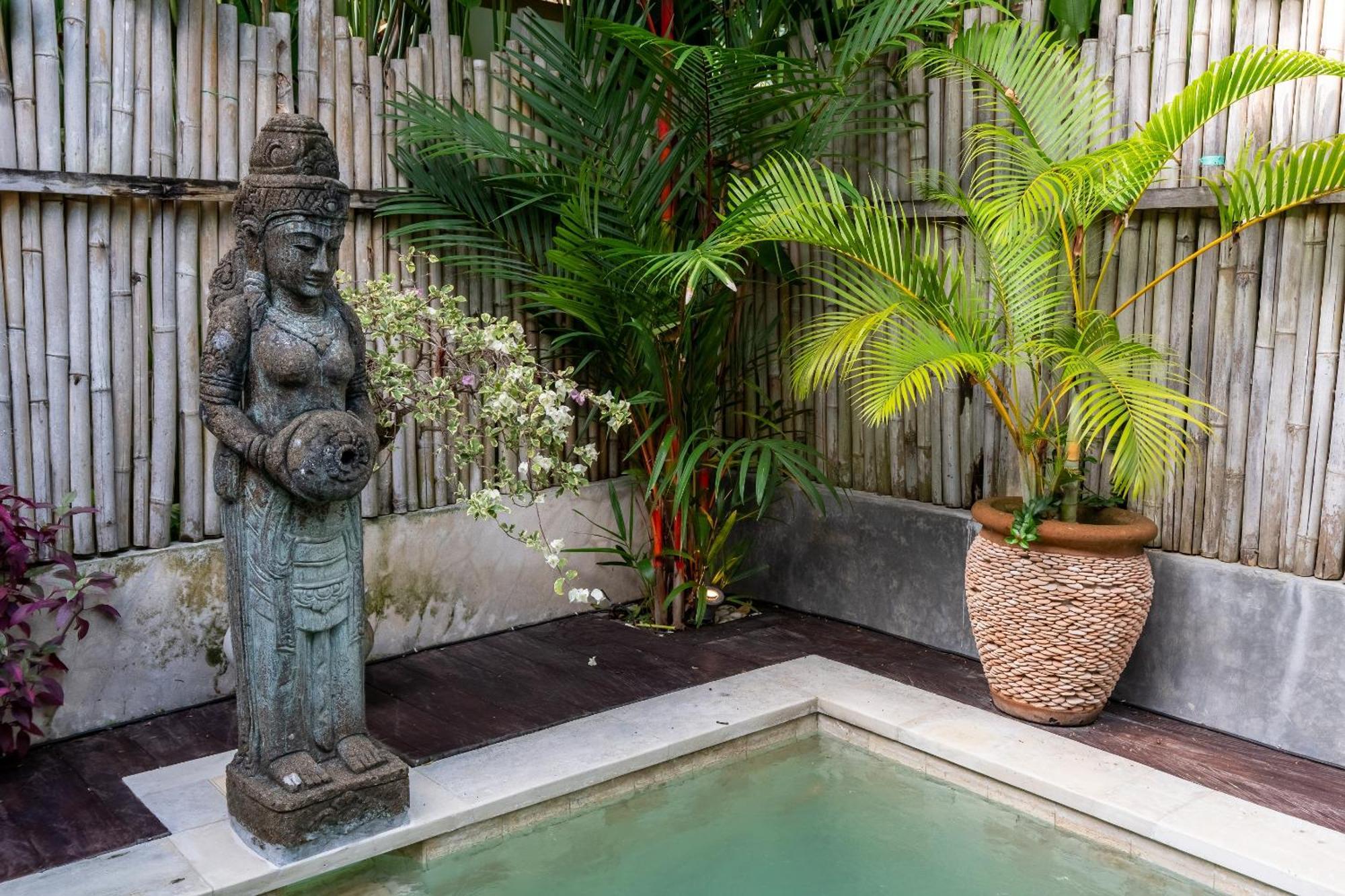 The Gardens Seminyak Hotel Exterior photo