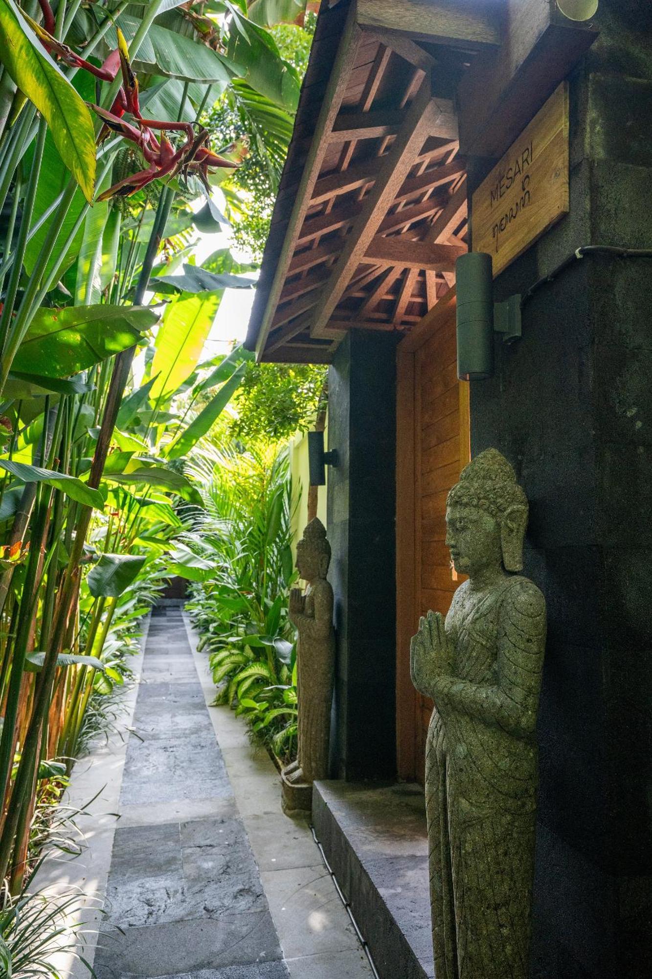 The Gardens Seminyak Hotel Exterior photo